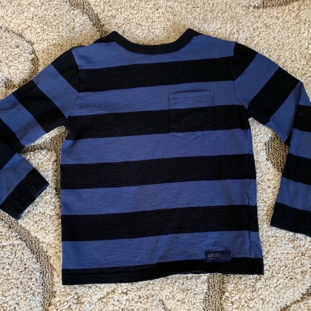 Gap boys shirt size small